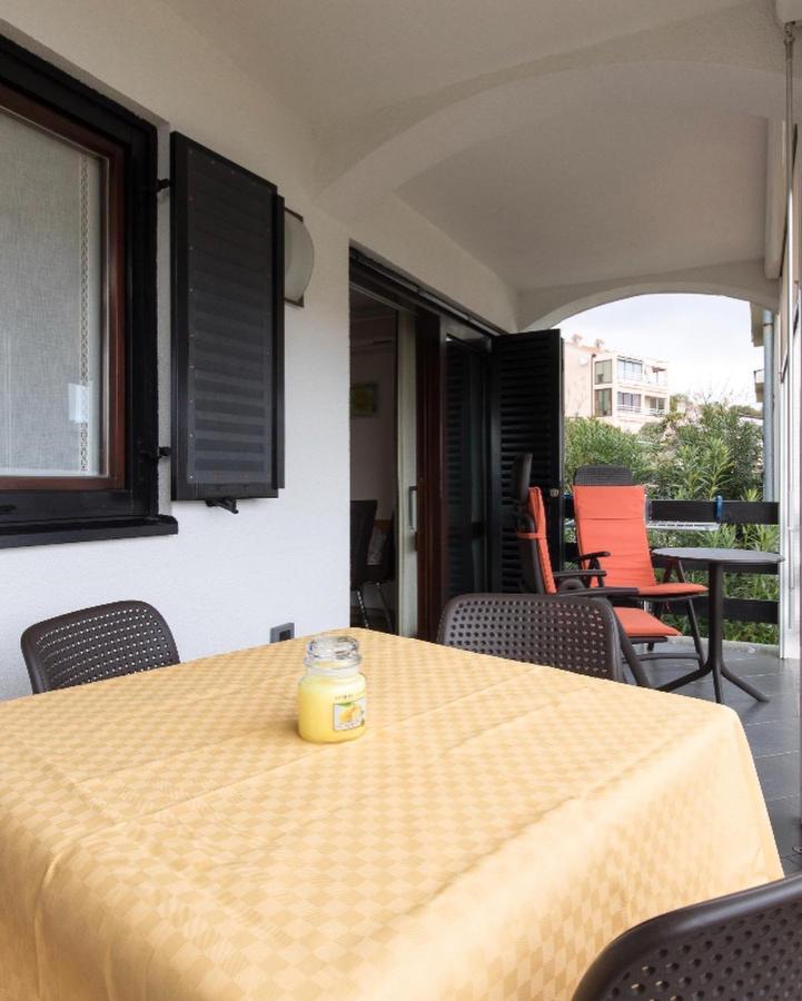Residence4A-Appartamento Bianco Ravni Buitenkant foto